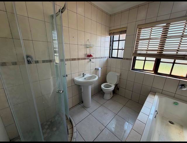 4 BEDROOM HOUSE FOR SALE IN AERORAND